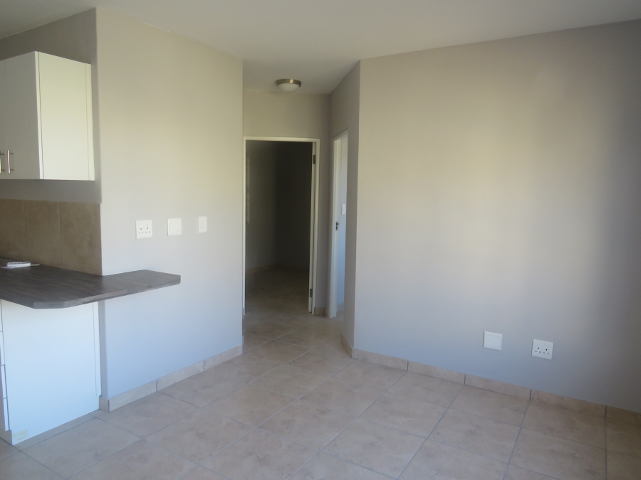 To Let 2 Bedroom Property for Rent in Guldenland Western Cape